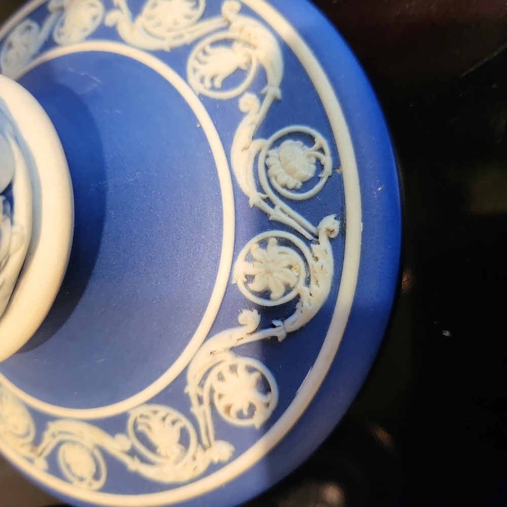 Pair of Dark Blue Wedgwood Jasperware Candlesticks Candle Holders 7 3/4" - Picture 7 of 16